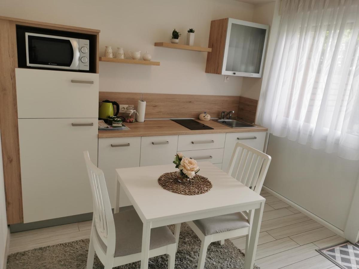 Apartmani Nova Karlovac Ngoại thất bức ảnh