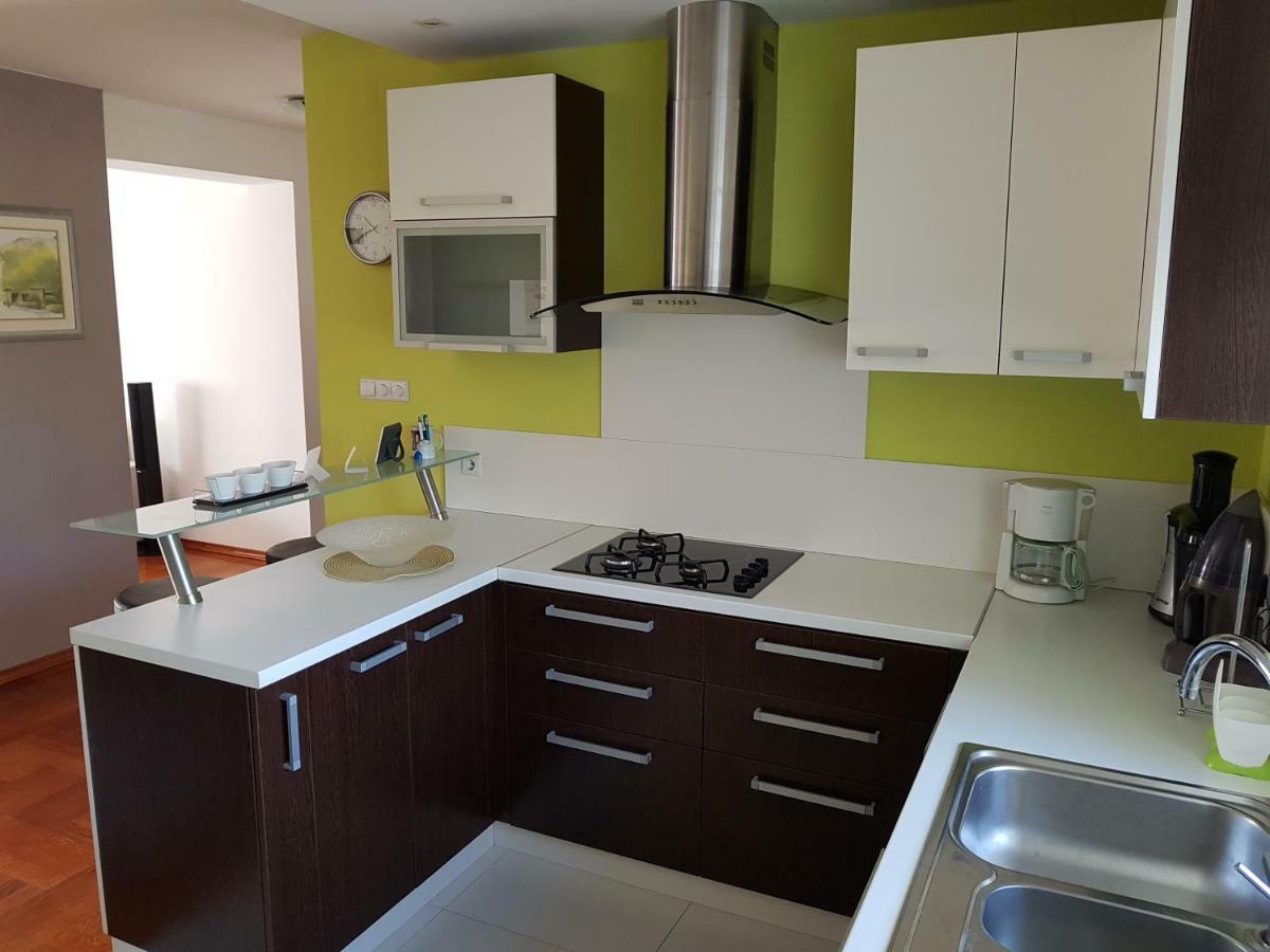 Apartmani Nova Karlovac Ngoại thất bức ảnh